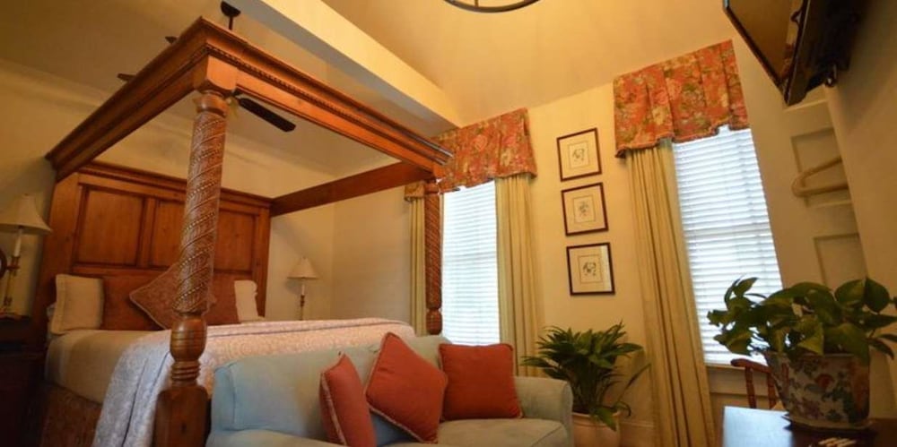The Kenwood Inn - photo 7