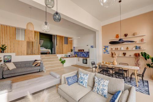 Six keys — 4-Star Luxury Hotel in Ermoupolis, Greece