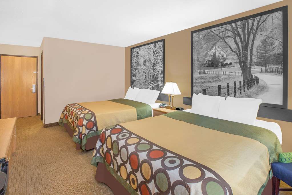 Super 8 by Wyndham Seville - photo 12
