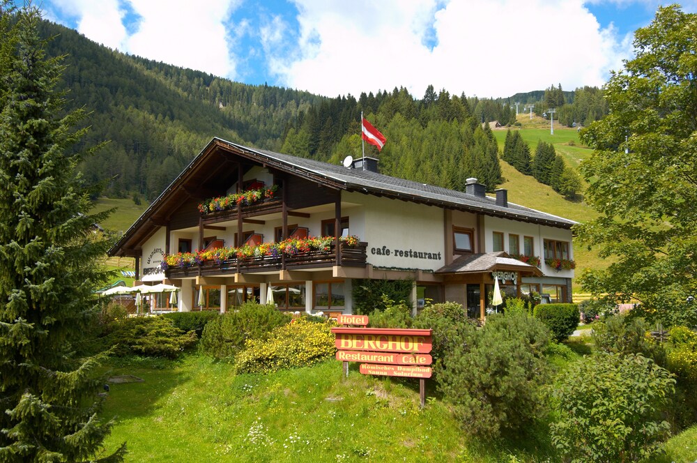 Ski & Wanderhotel Berghof — 4-Star Luxury Hotel in Bad Kleinkirchheim, Austria