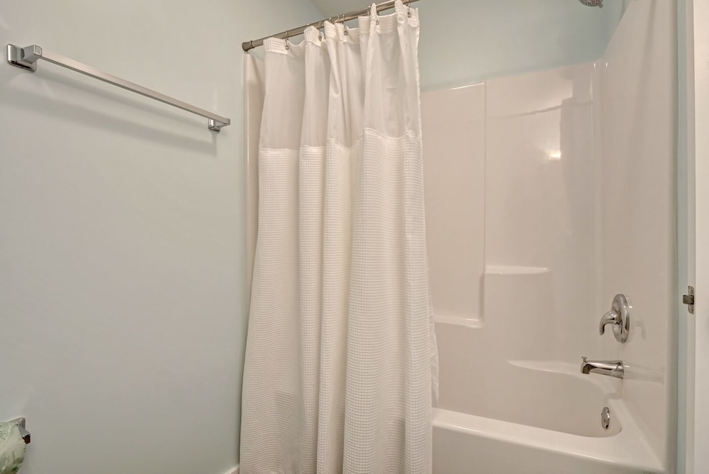 Loggerhead Inn and Suites - photo 73