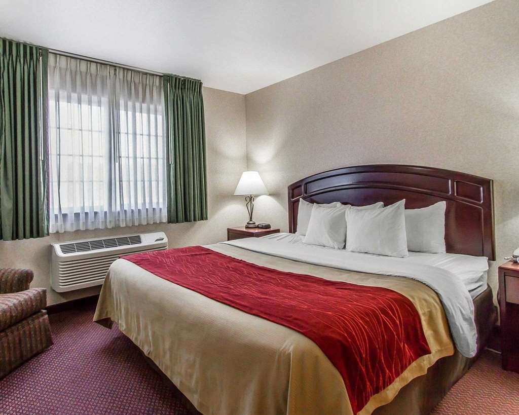 Quality Inn & Suites Fort Madison near Hwy 61 - photo 26