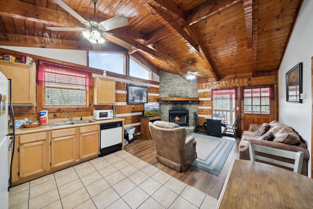 Together Always 1 Bedroom Cabin by Heavenly Views Resort - photo 7