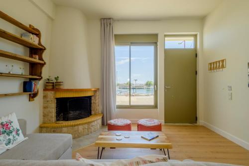 Exoporta Apartments — 4-Star Luxury Hotel in Kalamata, Greece