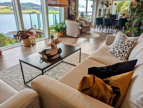 Nyoppusset hus med utsikt. — 4-Star Luxury Hotel in Steinkjer, Norway