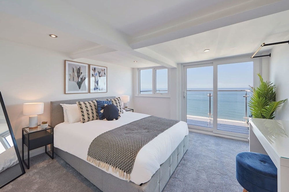 Host Stay Pier View Penthouse