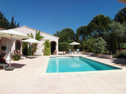 Hacienda Les Mimosas in Eyragues, France