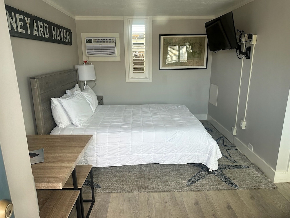 Vineyard Harbor Motel Private Beach - photo 80