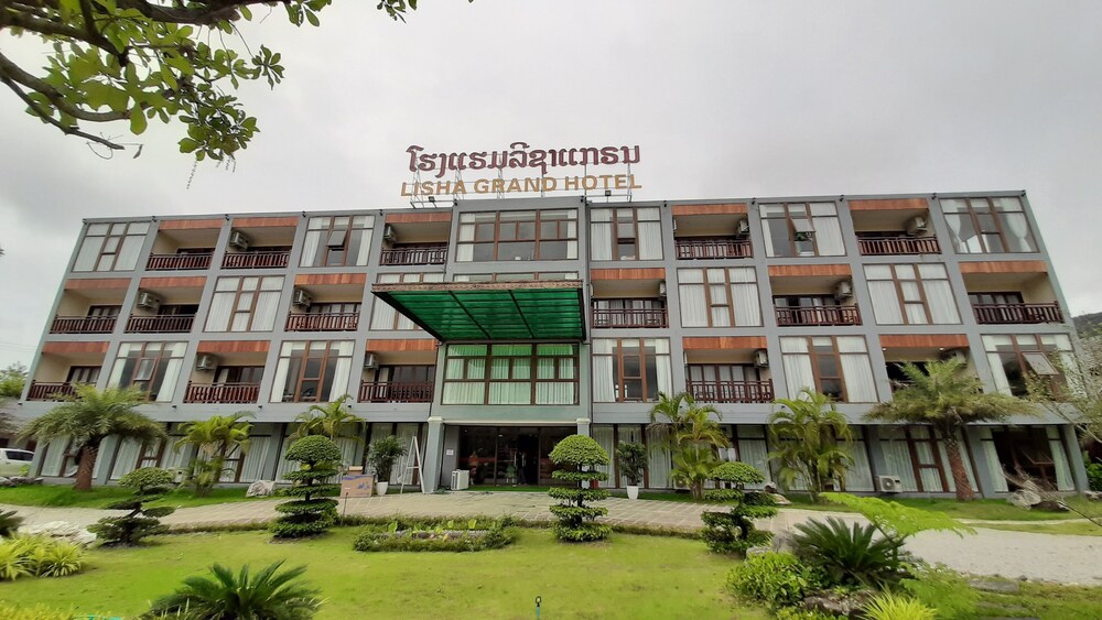 Lisha Grand Hotel in Vangviang, Laos
