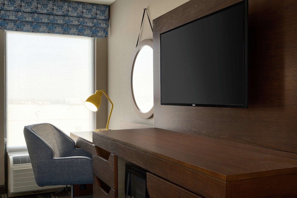 Hampton Inn Phoenix Chandler - photo 12