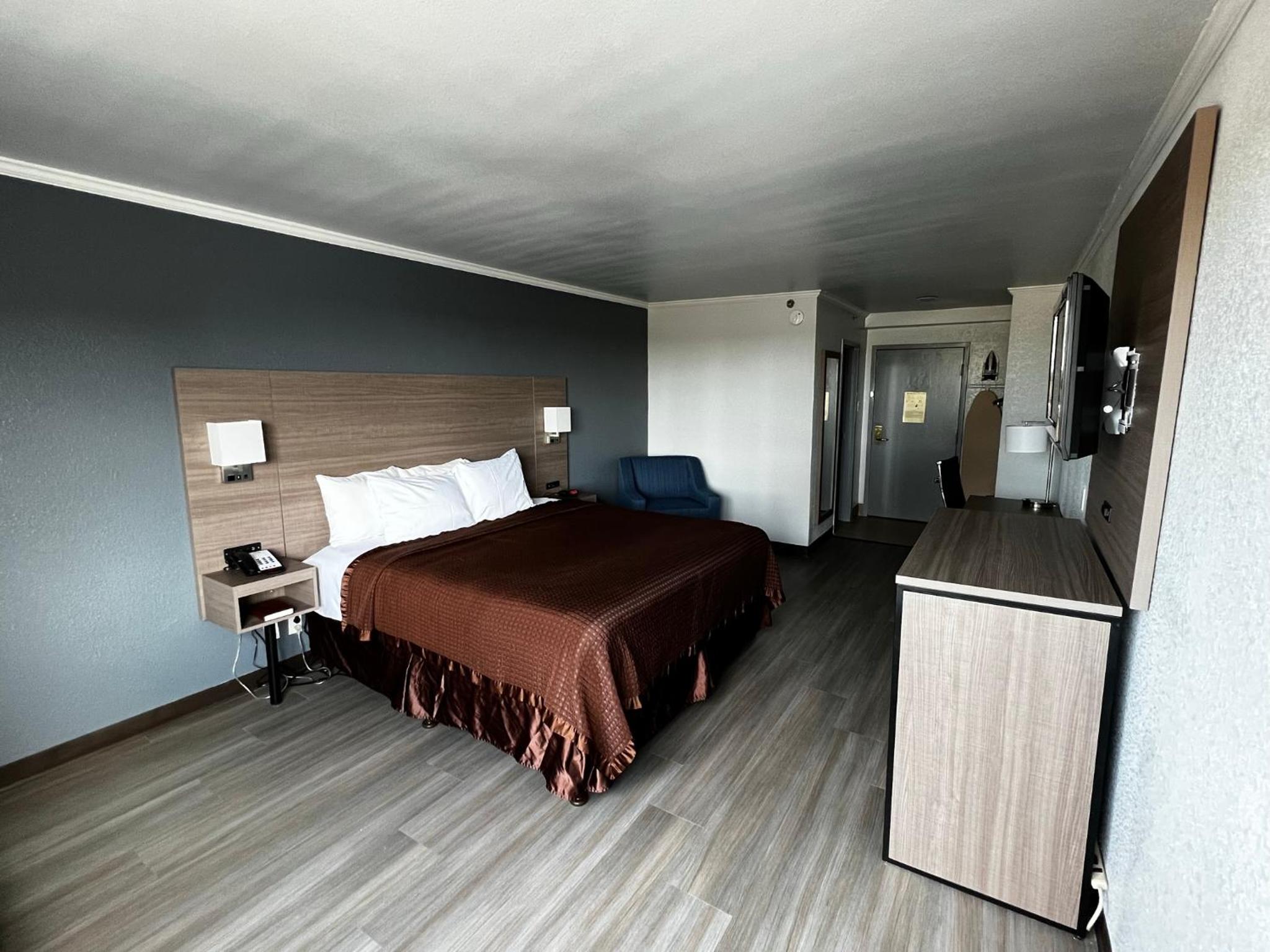 Super 8 by Wyndham Fort Worth Entertainment District - photo 36