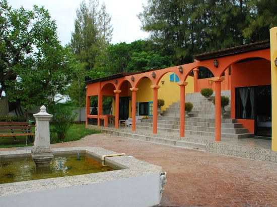 Phutara Accommodation - carbon neutral hotel in Cha-Am