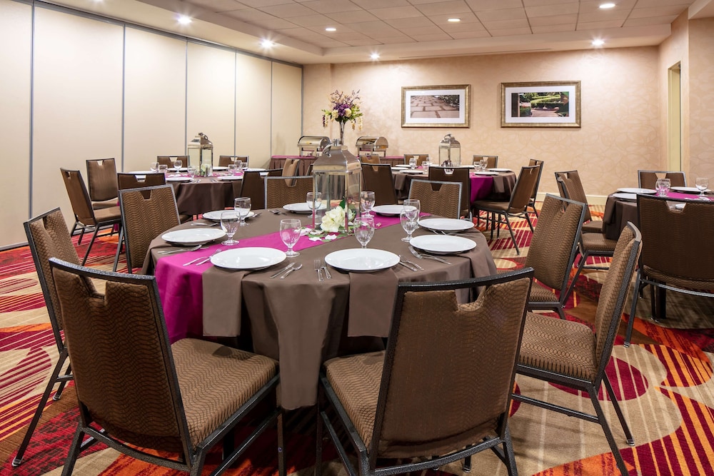 Hilton Garden Inn Omaha West - photo 48