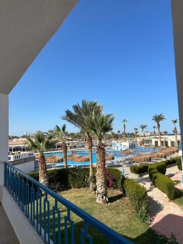 Mirage Aqua Resort 2 Bedroom Apartment - carbon neutral hotel in Hurghada