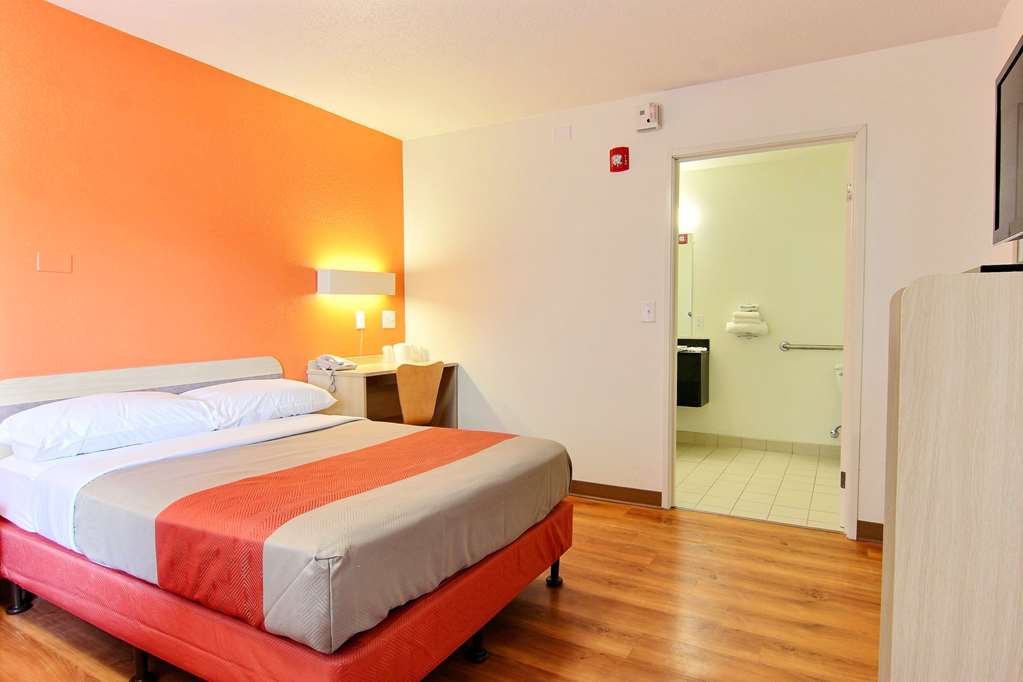 Motel 6 Kingsville TX - photo 14