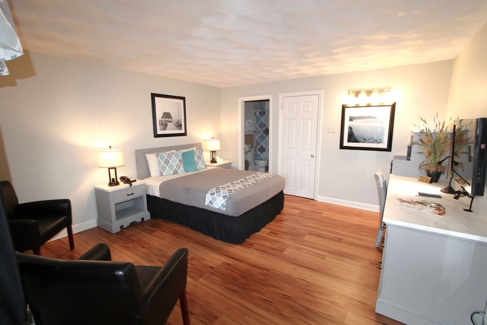 Colonial Inn Seekonk - photo 15