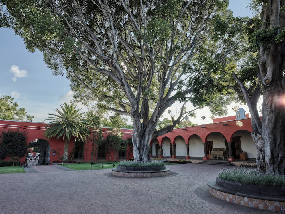 Fiesta Americana Hacienda Galindo Resort & Spa