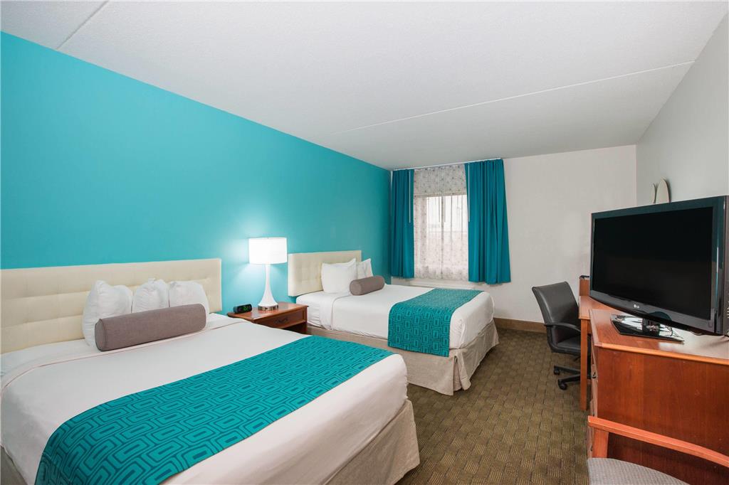 Howard Johnson by Wyndham Evansville East - photo 10