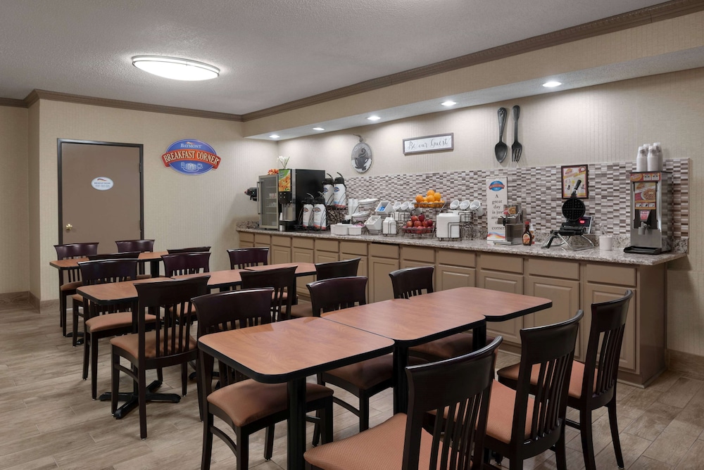 Baymont by Wyndham Belleville Airport Area - photo 33