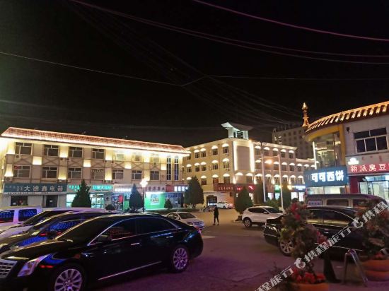 Alashanzuoqi Jinniu Hotel — hotel near Alxa Left Banner Bayanhot Airport