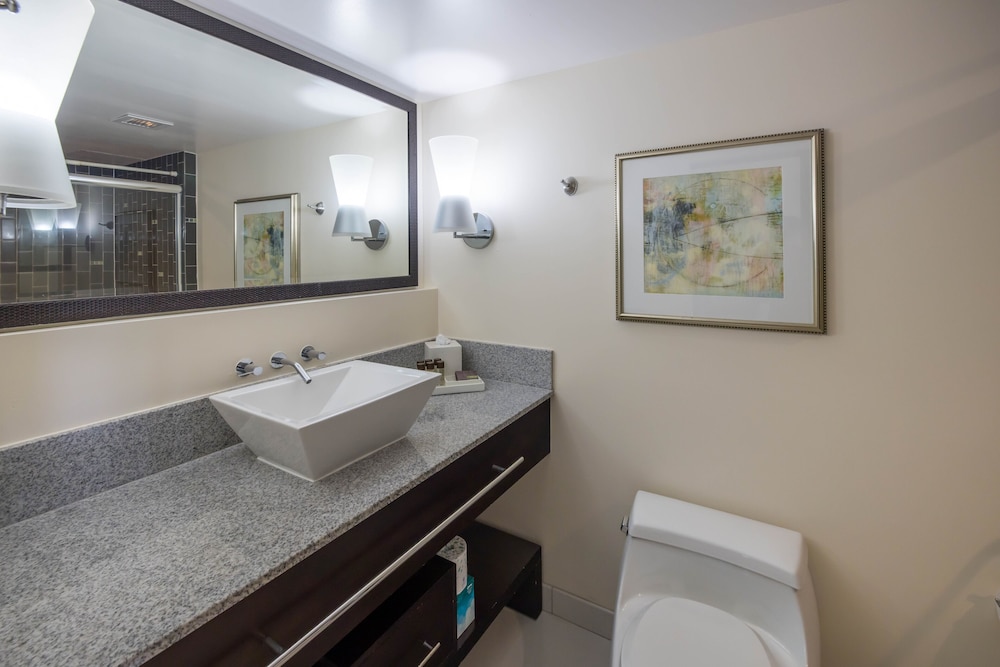 Regency on Beachwalk Waikiki by OUTRIGGER - photo 60