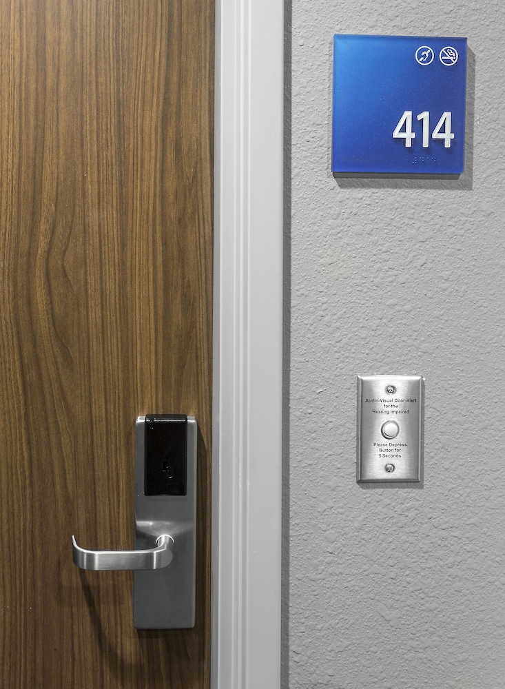 Holiday Inn Express & Suites West Des Moines Jordan Creek by IHG - photo 3