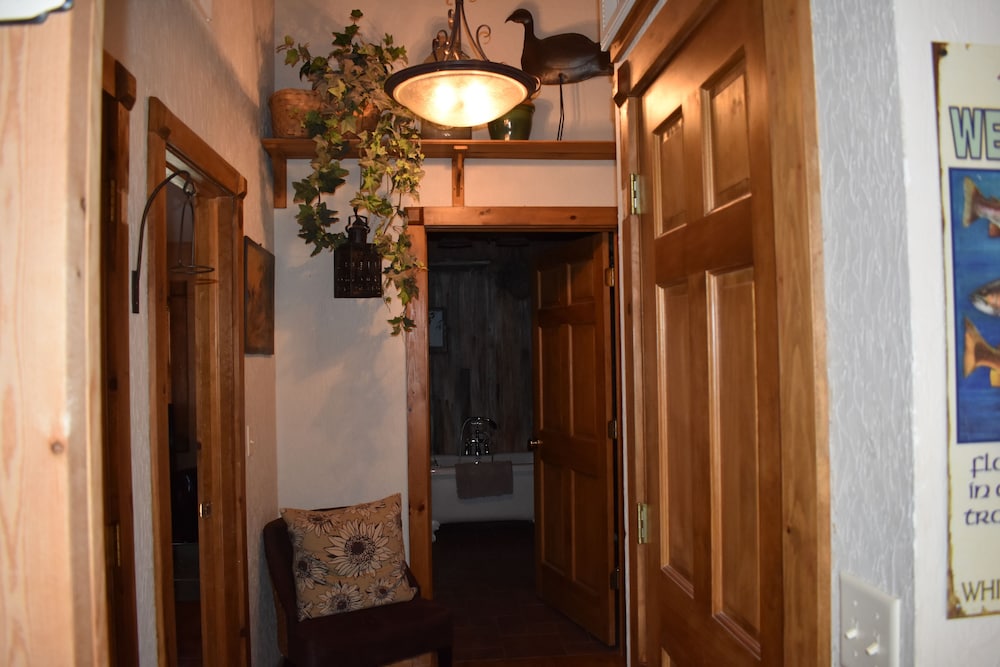 Bear Creek Lodge Cabin Resort - photo 17