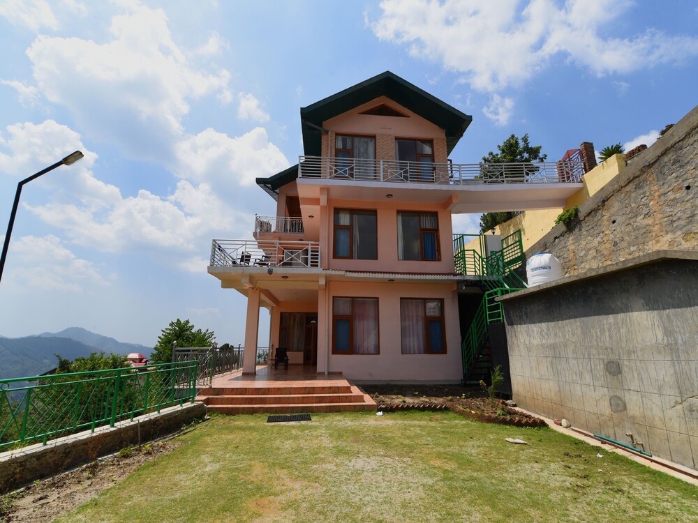 Oyo 14899 Malna Greens — Shimla