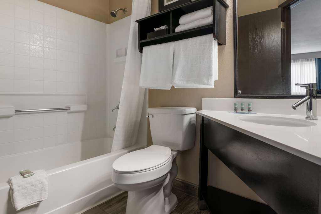 Best Western Edinburgh Columbus - photo 18