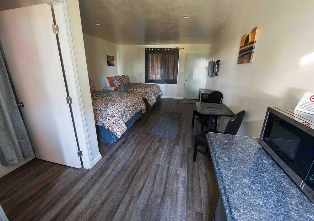 Pacific City Inn - photo 8