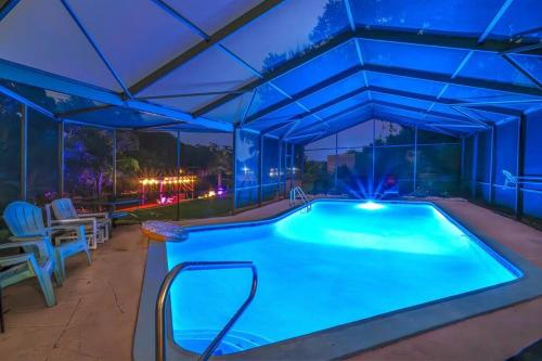 4 Rooms Lake Pool Hot Tub Bocce Ball Putting in Orlando, United States