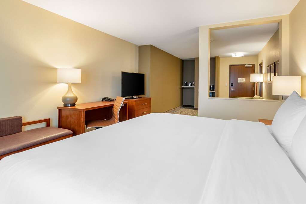 Comfort Inn & Suites West Des Moines - photo 17