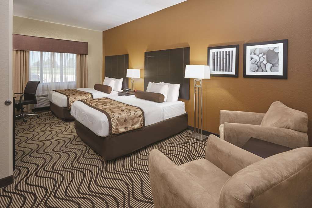 La Quinta Inn & Suites by Wyndham South Bend - photo 12