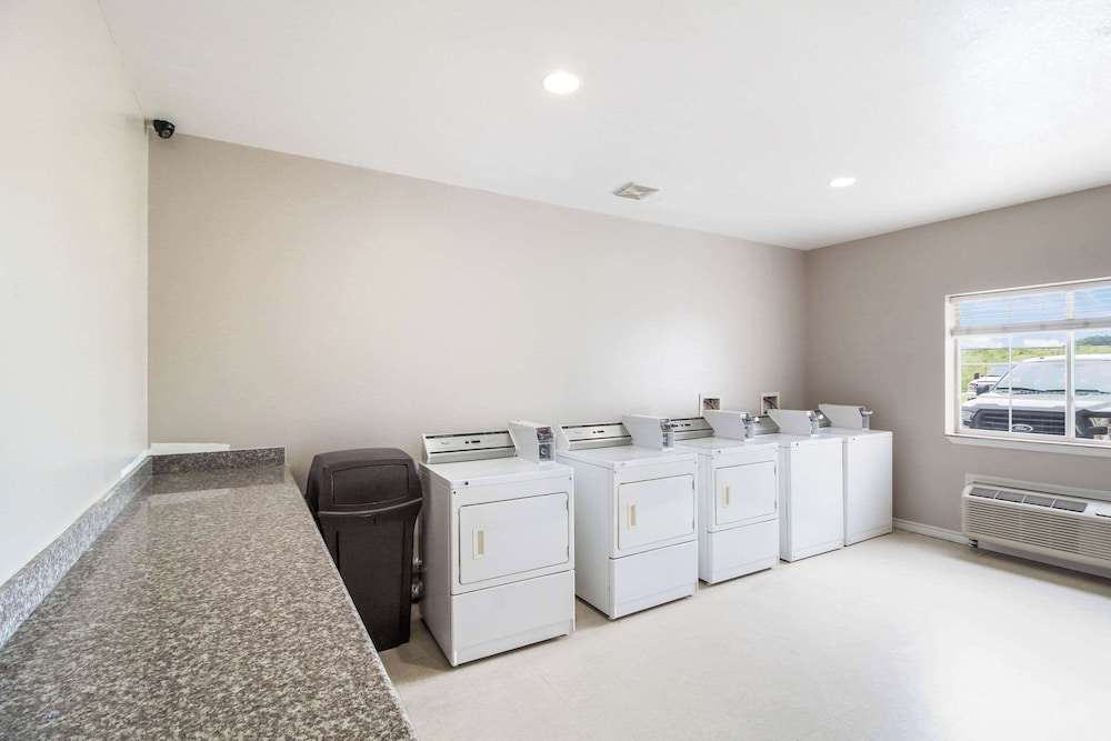 Rodeway Inn & Suites Port Arthur Groves - photo 26