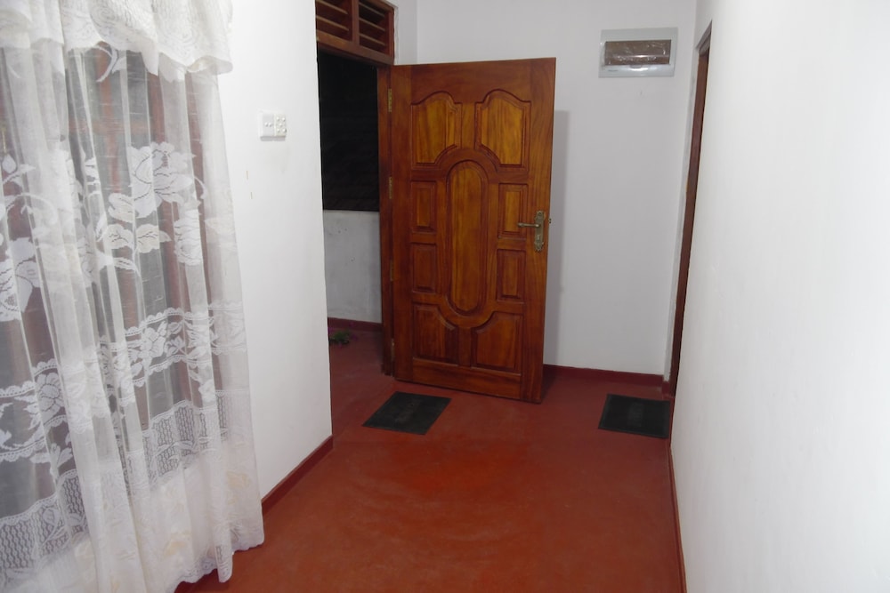 Sea Breeze Inn Talalla in Devinuwara, Sri Lanka