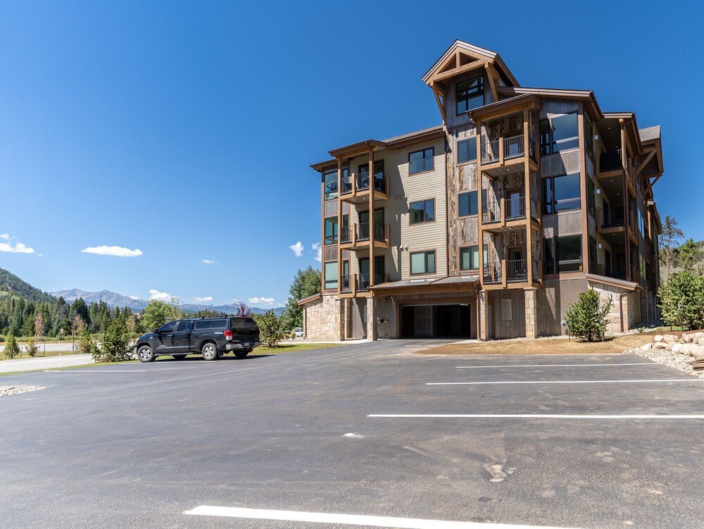 Clearwater Lofts #105 Building 1 By Summit County Mountain Retreats — 4-Star Luxury Hotel in Keystone, United States