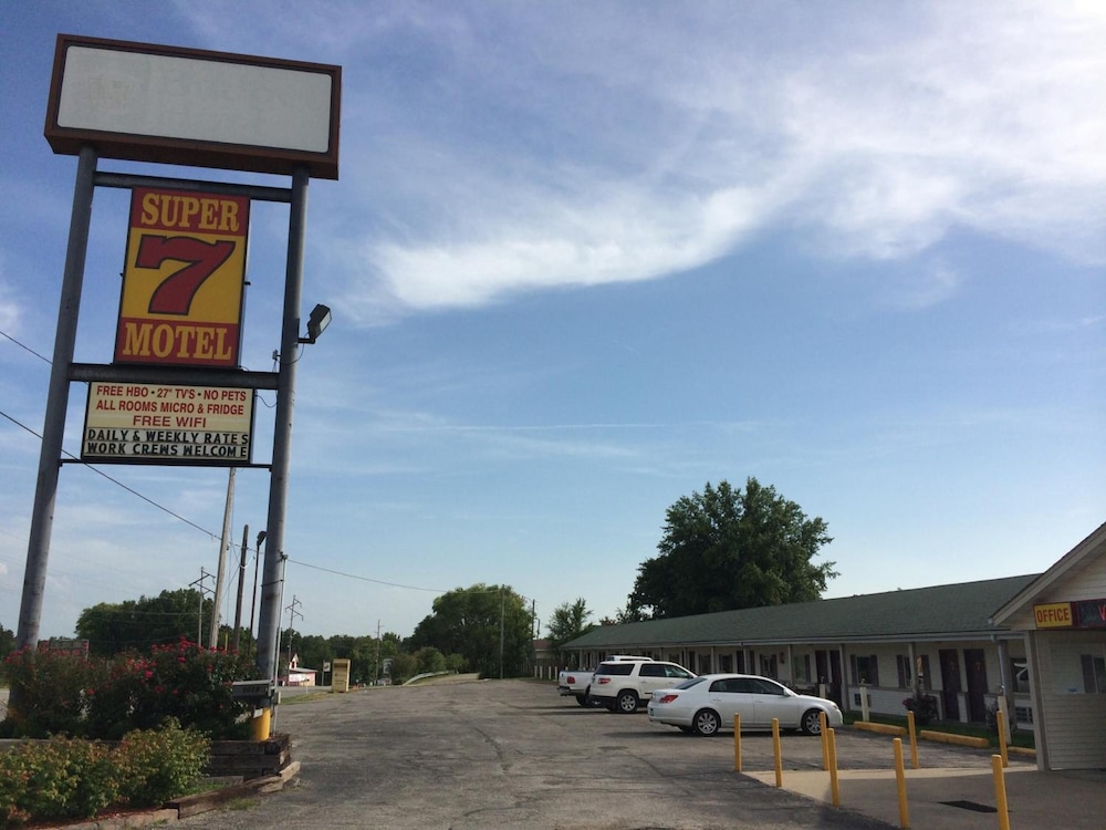 Super 7 Motel Sedalia - photo 48