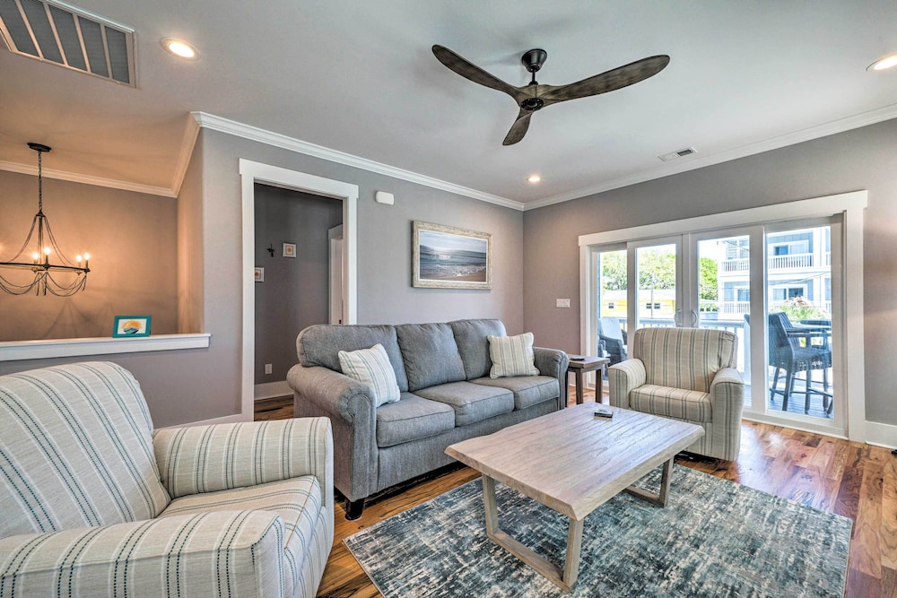 Bright Coastal Abode With Porch & Beach Access — Carolina Beach — photo 3