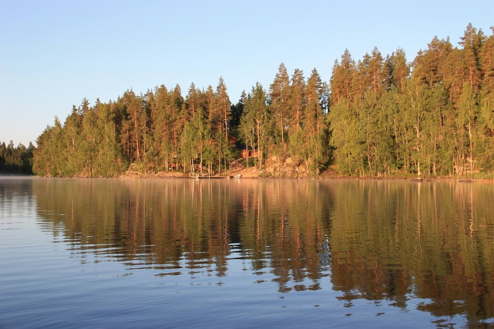 Ylä Saarikko Holiday Cottages — 4-Star Luxury Hotel in Pertunmaa, Finland