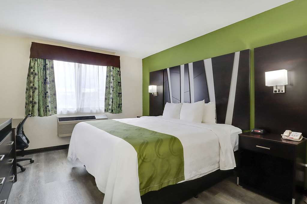 Quality Suites Albuquerque Airport - photo 21