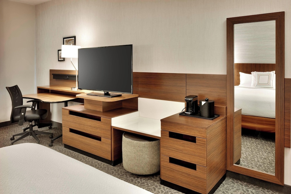 Fairfield Inn & Suites by Marriott Springfield North - photo 13