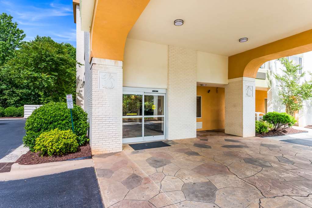 Quality Inn Huntersville near Lake Norman - photo 7