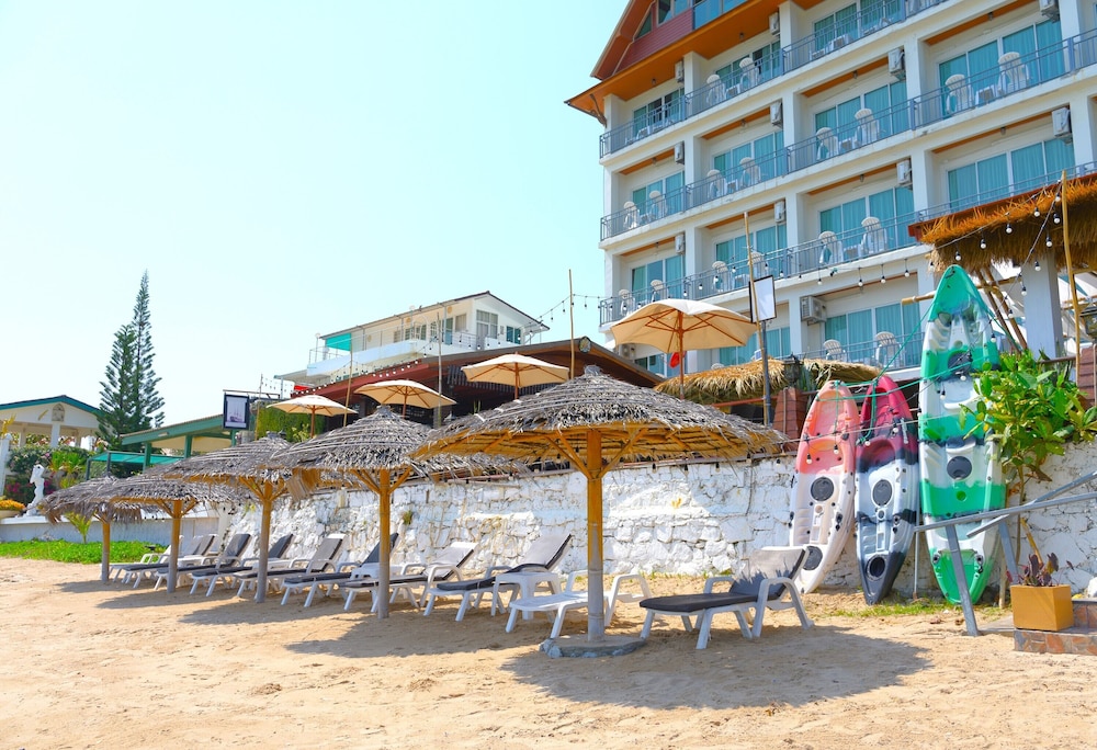 The Lord Nelson - carbon neutral hotel in Ban Chang