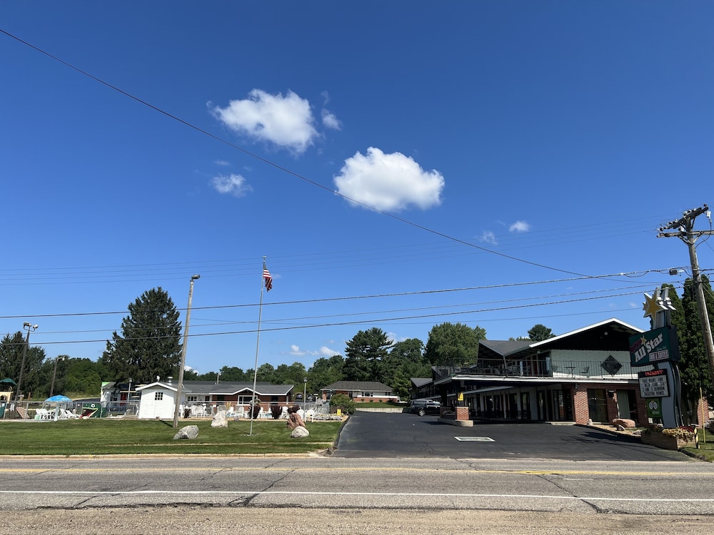 All Star Inn & Suites - photo 442