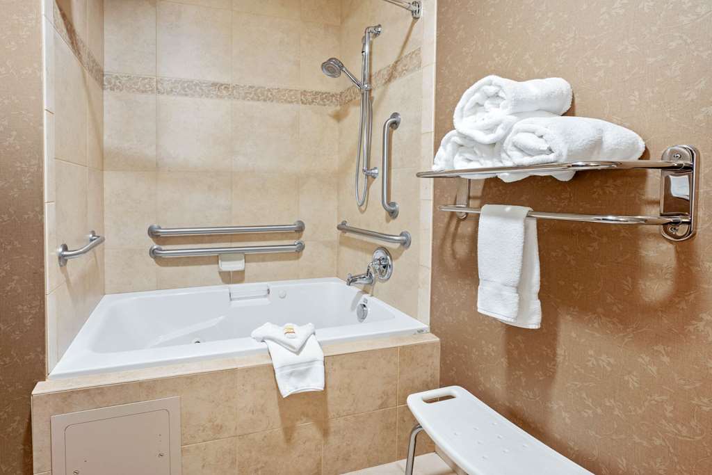 La Quinta Inn & Suites by Wyndham Boise Towne Square - photo 28