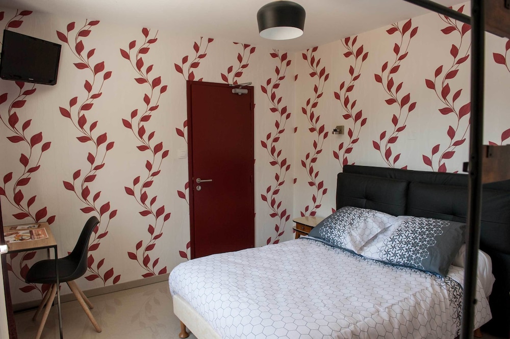 Hotel Restaurant Rive Gauche in Bessines-Sur-Gartempe, France