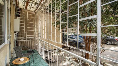 Elegant 1BR Vake Apt for 3 By Wehost