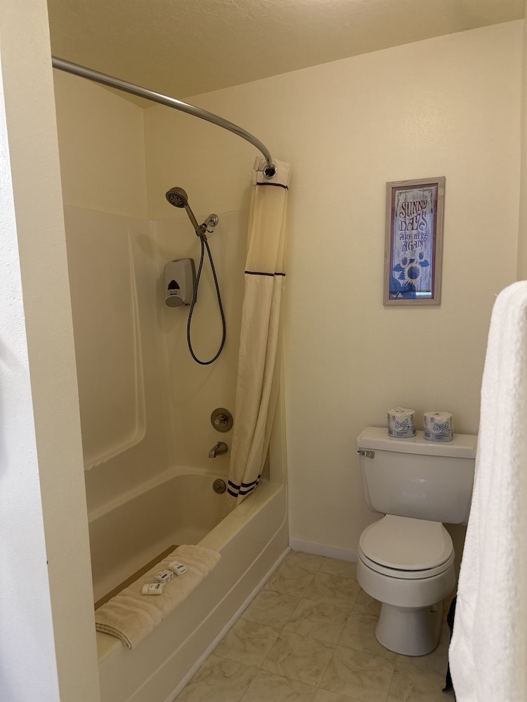 Fossil Butte Motel - photo 14