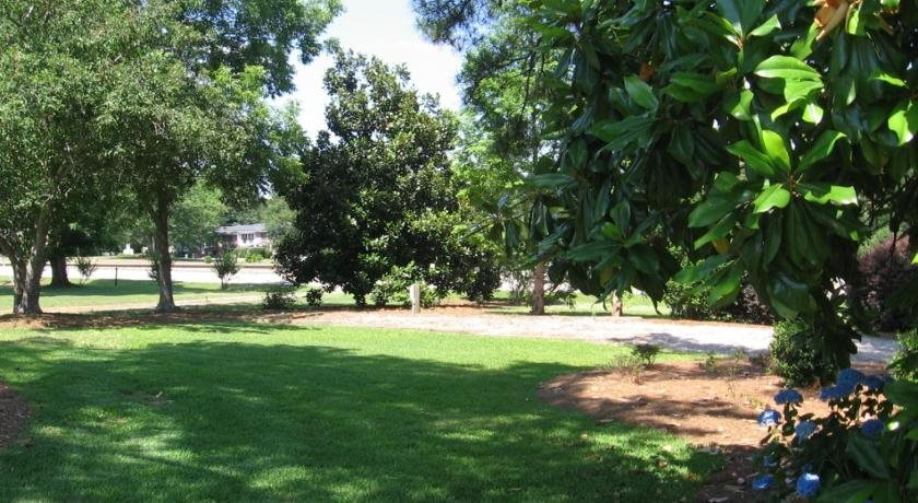 White Columns Motel - photo 29
