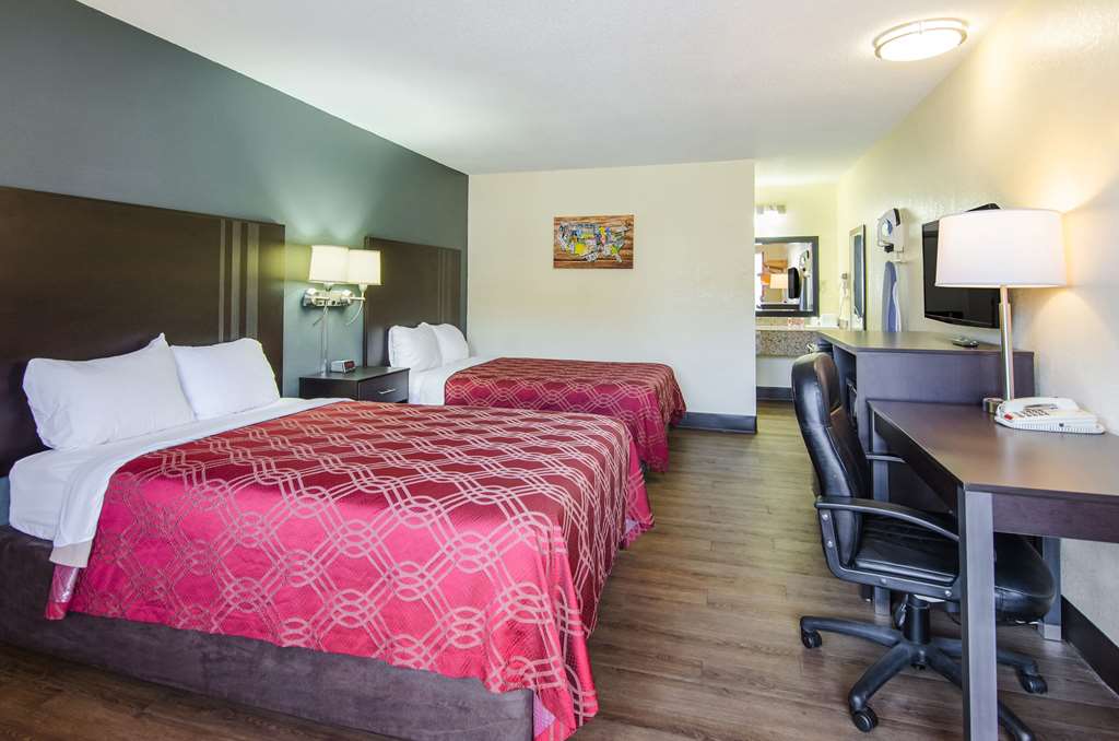 Econo Lodge Near Motor Speedway - photo 20